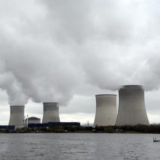 La centrale nucléaire de Cattenom, en France, couvre les besoins d'environ 7 millions de foyers. [Keystone - Christophe Karaba]