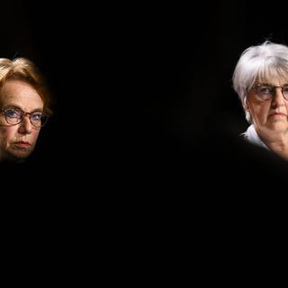 Les trois candidates Evi Allemann, Eva Herzog et Elisabeth Baume-Schneider (de gauche à droite) lors de leur audition à Lausanne. [Keystone - Jean-Christophe Bott]