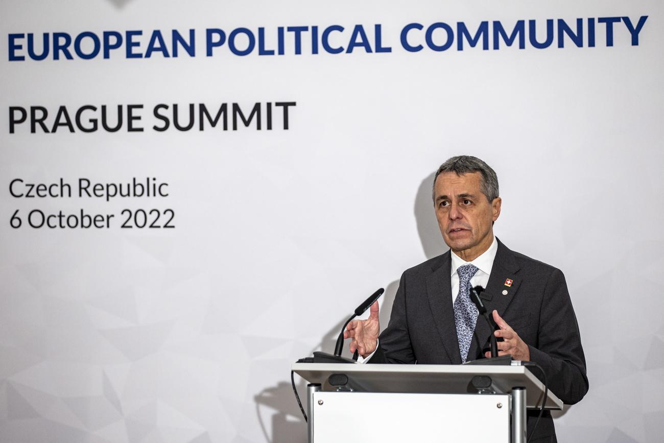 Le président de la Confédération Ignazio Cassis lors du sommet de la "Communauté politique européenne" à Prague le 6 octobre 2022. [Keystone - EPA/MARTIN DIVISEK]