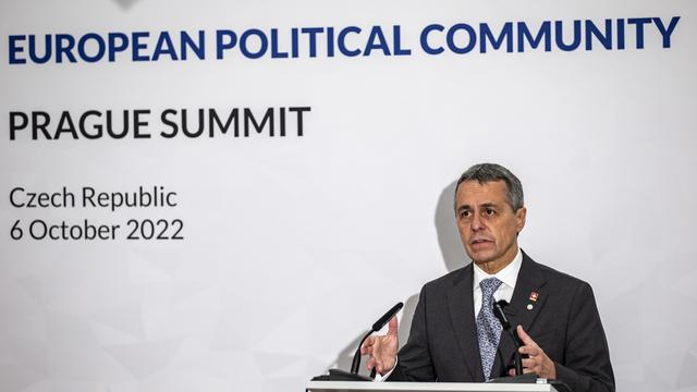 Le président de la Confédération Ignazio Cassis lors du sommet de la "Communauté politique européenne" à Prague le 6 octobre 2022. [Keystone - EPA/MARTIN DIVISEK]