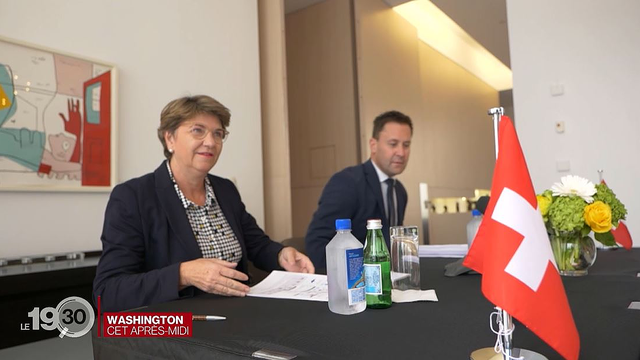 Viola Amherd devant la presse à Washington, 13.05.2021. [RTS]