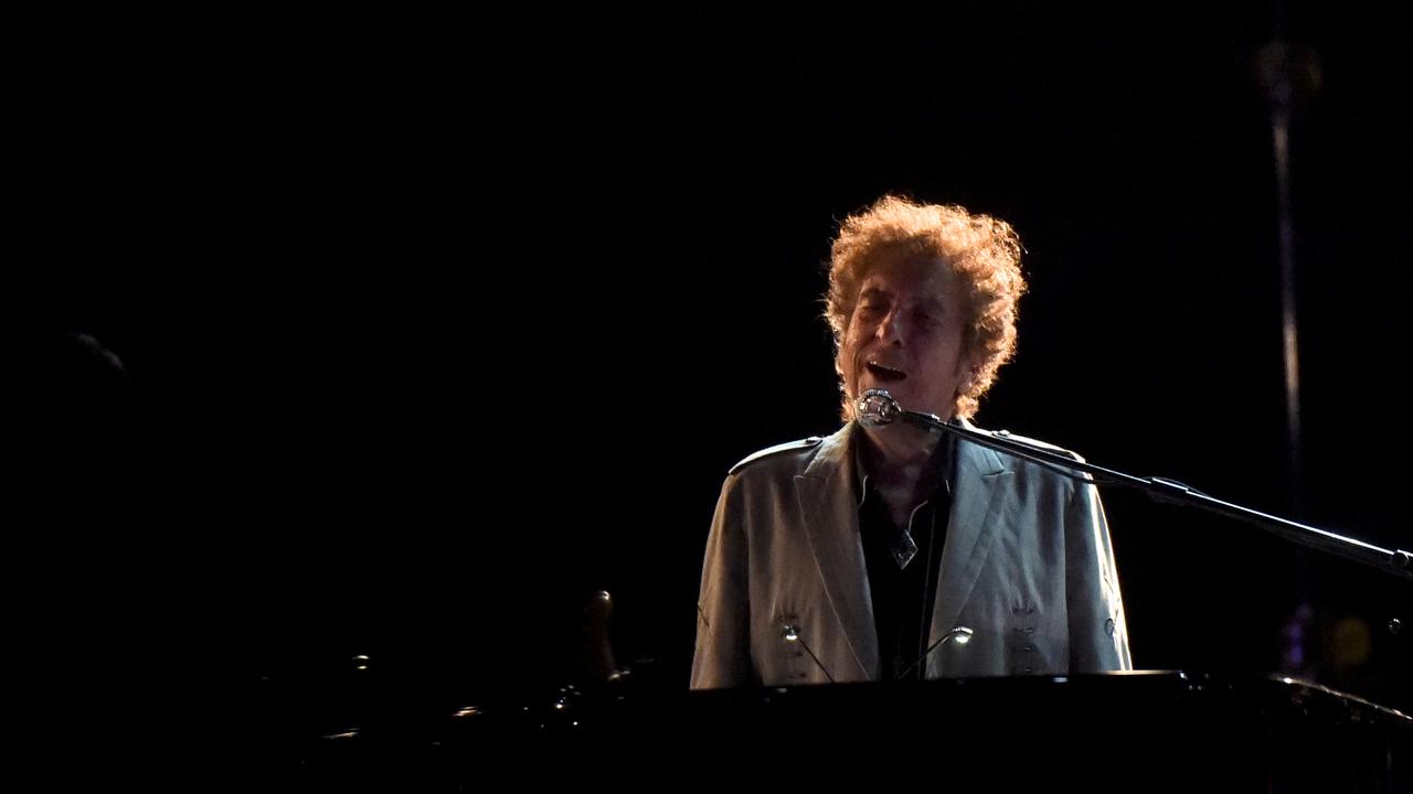 Le prix Nobel de littérature 2016 Bob Dylan va publier un nouveau livre en novembre prochain, "The Philosophy of Modern Song". [Mark Makela]