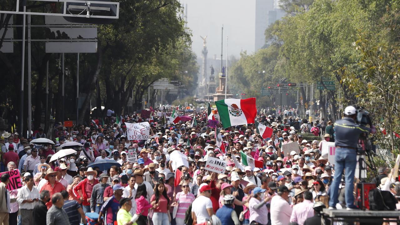 Importante mobilisation contre un projet de réforme électorale au Mexique. [Keystone - Mario Guzman]