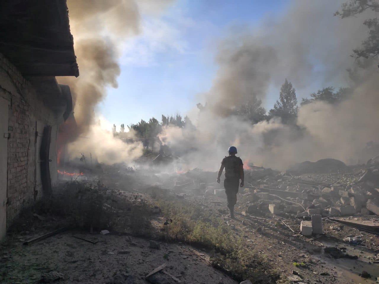 Les dégâts après un bombardement dans la région de Donetsk (image d'illustration). [Reuters - Press service of the State Emergency Service of Ukraine]