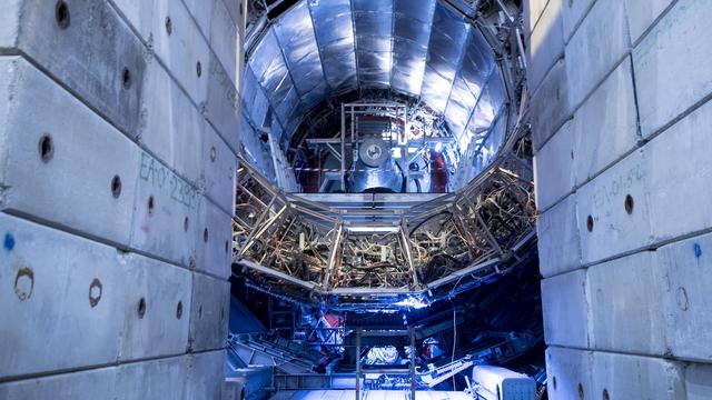 Le détecteur ALICE (A Large Ion Collider Experiment) construit autour du grand collisionneur de hadrons (LHC) à l'Organisation européenne pour la recherche nucléaire, le CERN, à Meyrin, en Suisse, lundi 8 avril 2019. [KEYSTONE - Laurent Gillieron]