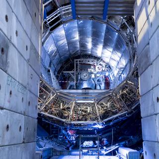 Le détecteur ALICE (A Large Ion Collider Experiment) construit autour du grand collisionneur de hadrons (LHC) à l'Organisation européenne pour la recherche nucléaire, le CERN, à Meyrin, en Suisse, lundi 8 avril 2019. [KEYSTONE - Laurent Gillieron]