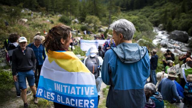 Le comité d'initiative de l'Initiative pour les glaciers et l'Association pour la protection du climat proposent au Parlement de retirer leur initiative. Image d'illustration. [KEYSTONE - Jean-Christophe Bott]