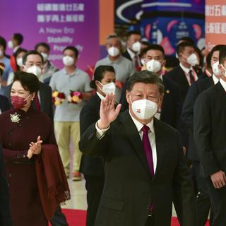 Triomphal, Xi Jinping célèbre les 25 ans de la rétrocession de Hong Kong à la Chine. [Keystone - Hong Kong Government Information Services]