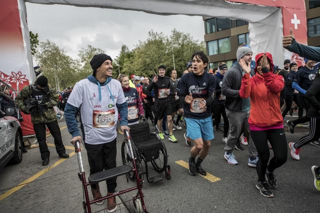 David MZee franchit la ligne de départ lors de la sixième édition de la Wings for Life World Run à Zoug, le 5 mai 2019. [AFP - Romina Amato / Red Bull Content Pool]