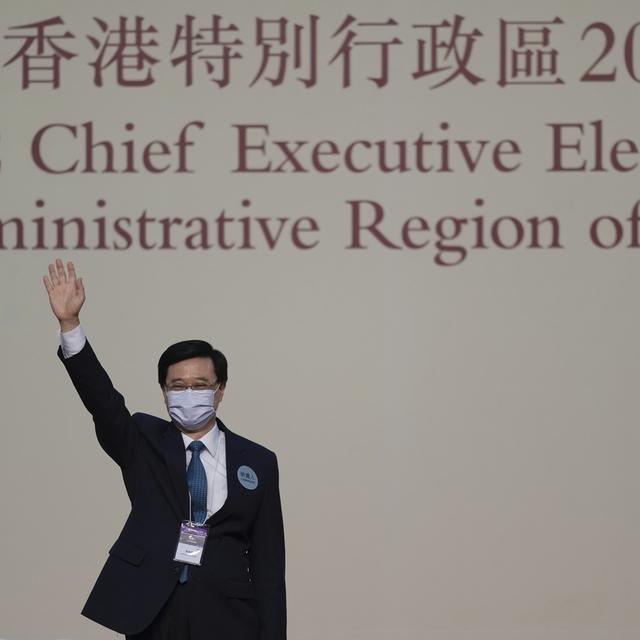 L'ex-patron de la sécurité John Lee a été désigné à la tête de Hong Kong. [Keystone/AP - Kin Cheung]