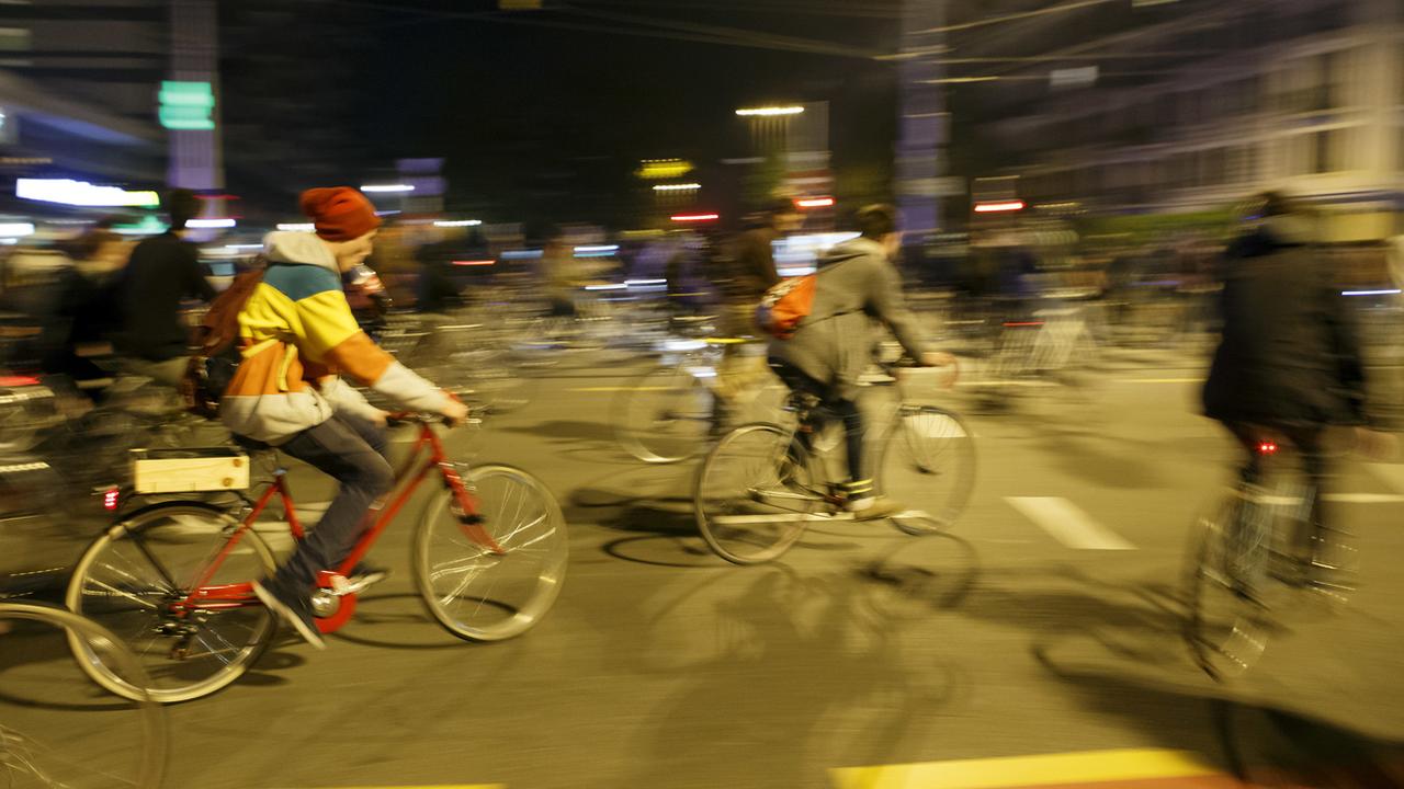 De 50 à 60 cyclistes de la Critical Mass se sont rendus sur l'autoroute à Genève (archive). [Keystone - Salvatore di Nolfi]