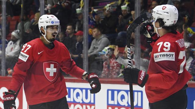 Calvin Tuerkauf et Jonas Siegenthaler fête le 2-0 de leur équipe. [Urs Lindt]