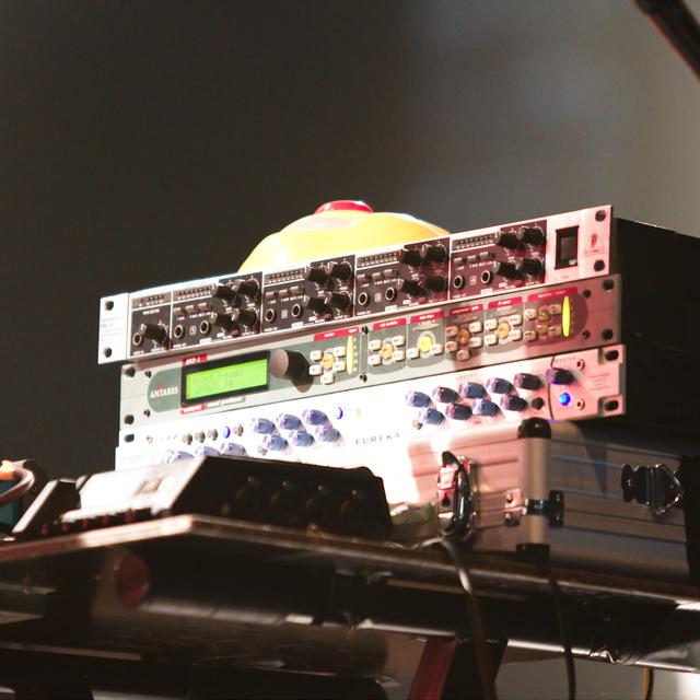 Le processeur vocal Antares AVP-1, lors du concert de Root Thumm à Japan Expo en 2005. [Creative Commons - Georges Seguin]