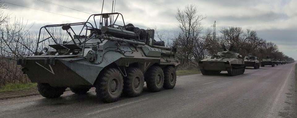 Un convoi militaire russe dans le Donbass en avril 2022. [AP/Keystone - Alexei Alexandrov]