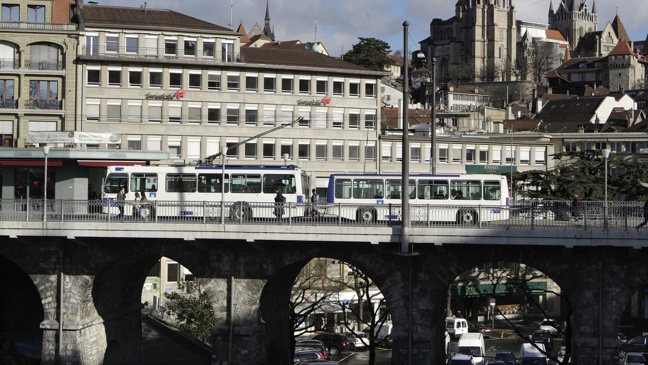 Le Grand-Pont à Lausanne sera réouvert le 3 décembre prochain, après 46 semaines de travaux de rénovation qui ont chamboulé les déplacements au centre-ville. [Keystone - Laurent Gillieron]