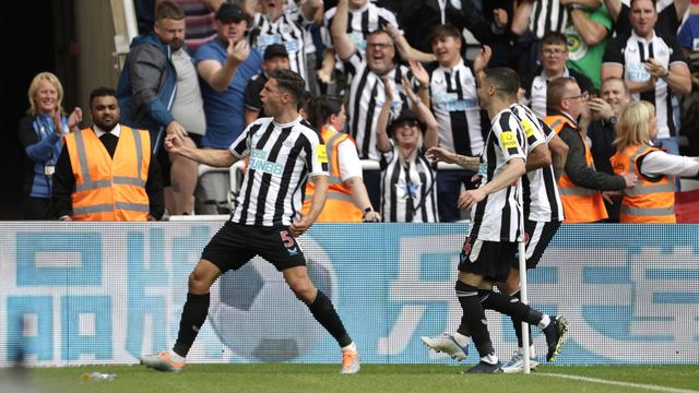 Fabian Schär a réveillé St.-James Park d'un but somptueux. [AP - Richard Sellers]