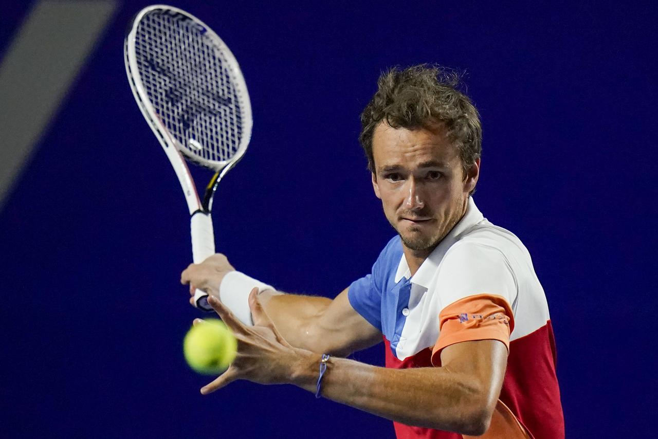 Daniil Medvedev, tout nouveau no 1 mondial, pourra donc continuer à s'aligner en tournois. [AP - Eduardo Verdugo]