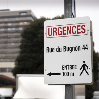 Un panneau indiquant les urgences du CHUV à Lausanne. [Keystone - Laurent Gillieron]