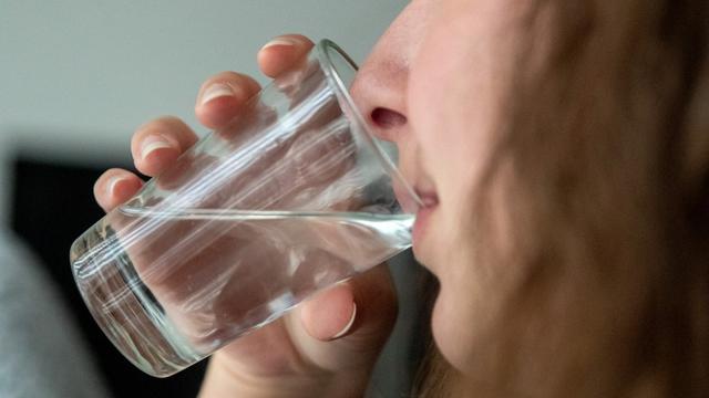 Fin de l'alerte, l'eau peut à nouveau être consommée à Cortaillod (NE) [Hans Lucas via AFP - Maud Dupuy]