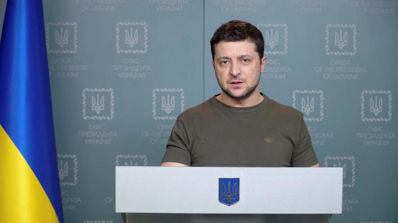 Volodymyr Zelensky s'adresse à son pays tôt dans la nuit de mercredi à jeudi. [Reuters - Ukrainian Presidential Press Service]