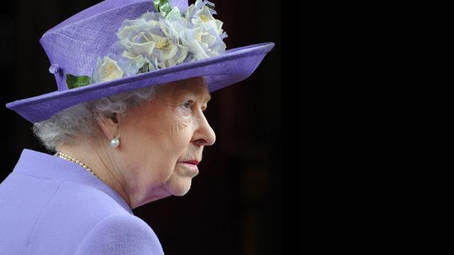 La reine Elizabeth II lors d'une commémoration de la Première Guerre mondiale à Londres. [AFP - Stuart C.Wilson]