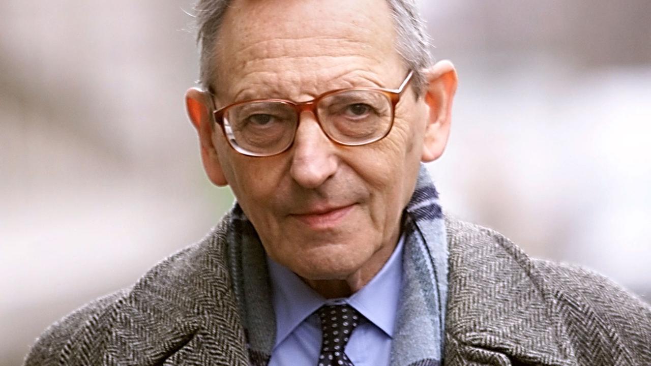 Le biologiste français François Gros en février 1999 à Paris. [AFP - Eric Cabanis]