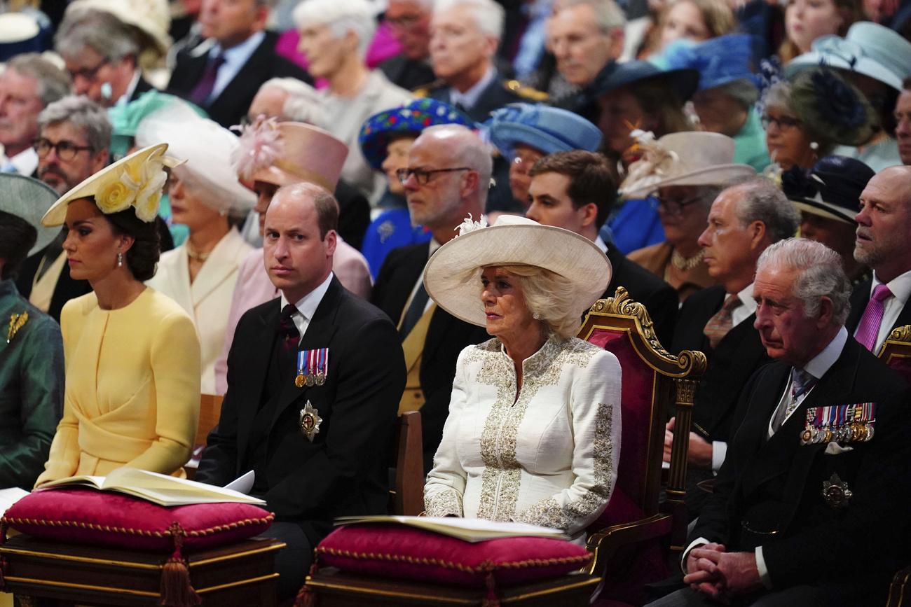 La duchesse de Cambridge, Kate, le prince William, la duchesse de Cornwall, Camilla, et le prince Charles, lors de la messe du jubilé de platine d'Elizabeth II, le 3 juin 2022 à la cathédrale Saint-Paul à Londres. [KEYSTONE - AARON CHOWN]