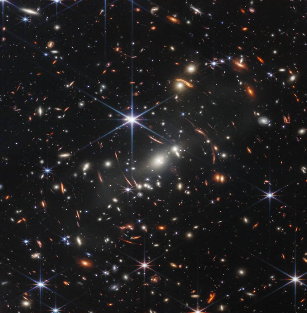 "Webb's First Deep Field", la première image dévoilée prise par le JWST est celle de l'amas de galaxies SMACS 0723. [NASA, ESA, CSA, and STScI]