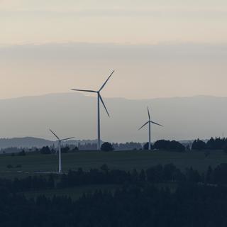 Éoliennes du Mont-Soleil, dans le Jura bernois. (image d'illustration) [Keystone - Christian Beutler]