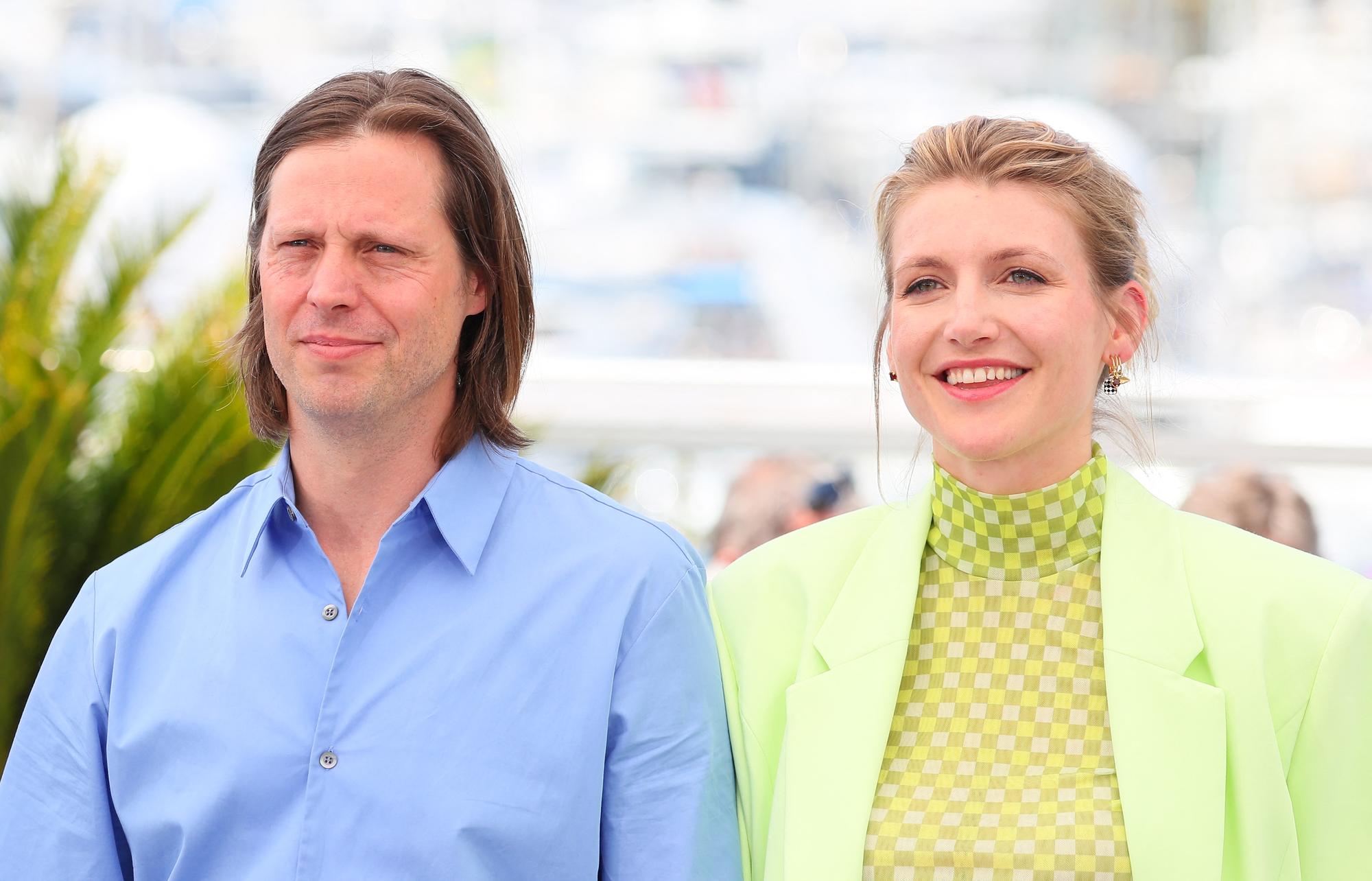 Felix Van Groeningen et Charlotte Vandermeersch à Cannes pour présenter le film "Les huit montagnes". [Full Picture Agency via AFP - JB Lacroix]