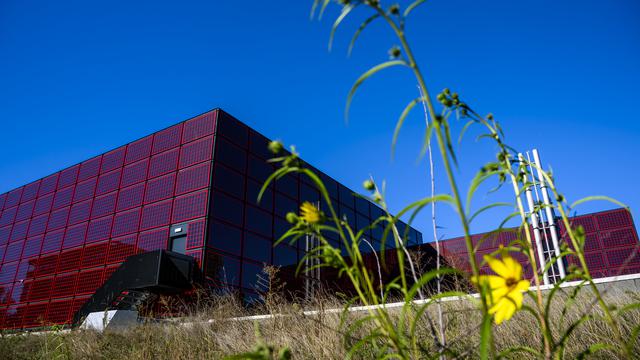 L’EPFL inaugure sa nouvelle centrale thermique. [Keystone - Jean-Christophe Bott]