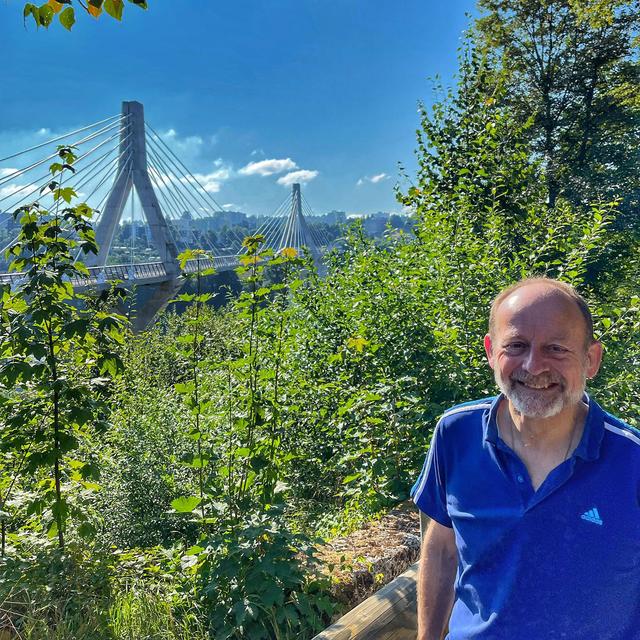 Dominique de Buman pose devant le pont de la Poya. [RTS - RTS]