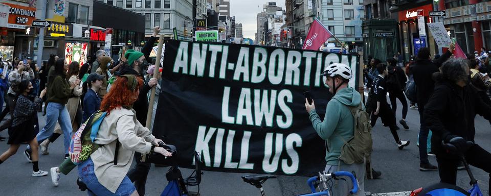 Manifestation contre l'interdiction de l'avortement à New York, 03.05.2022. [AP/Keystone - Jason DeCrow]