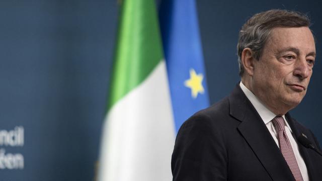 Mario Draghi pourrait annoncer son retrait à l'issue du vote au Sénat jeudi. [NurPhoto/AFP - Nicolas Economou]
