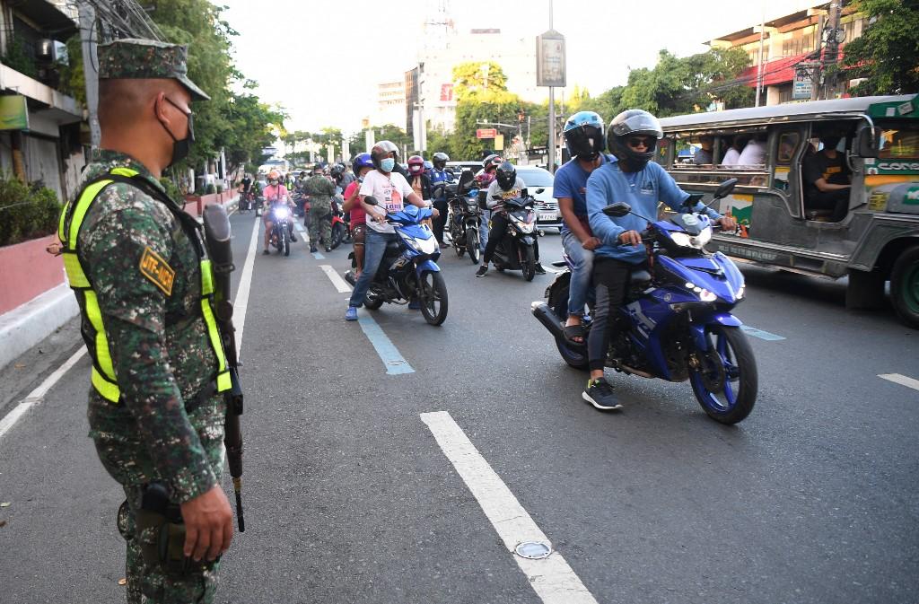 L'armée et la police sont massivement déployées à la veille des élections aux Philippines. [AFP - Ted Aljibe]