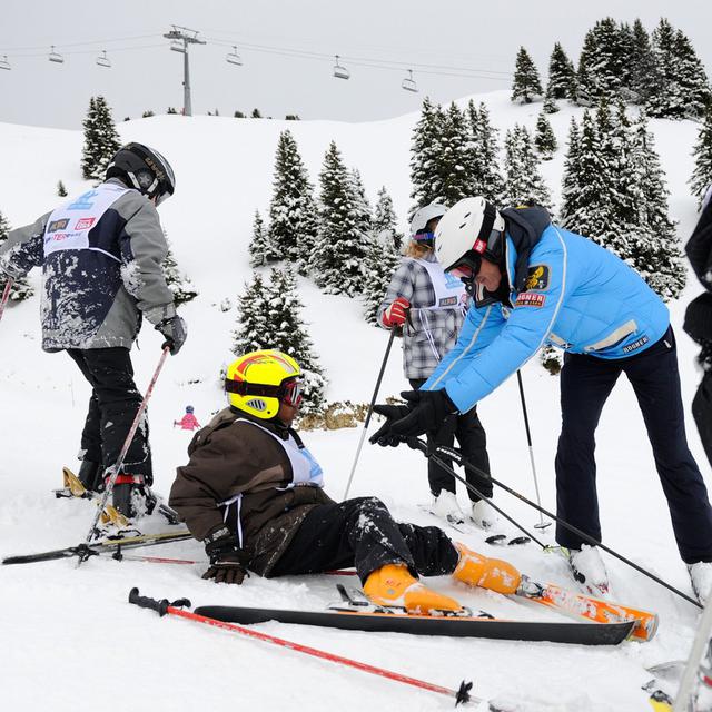 Offrir des après-midis de ski aux enfants, malgré le coût potentiellement dissuasif de ce sport. C'est le concept de "Snow for free" qui a vu le jour en 2005 sous l'impulsions de l'ancien champion Bernhard Russi. [Keystone - Jean-Christophe Bott]