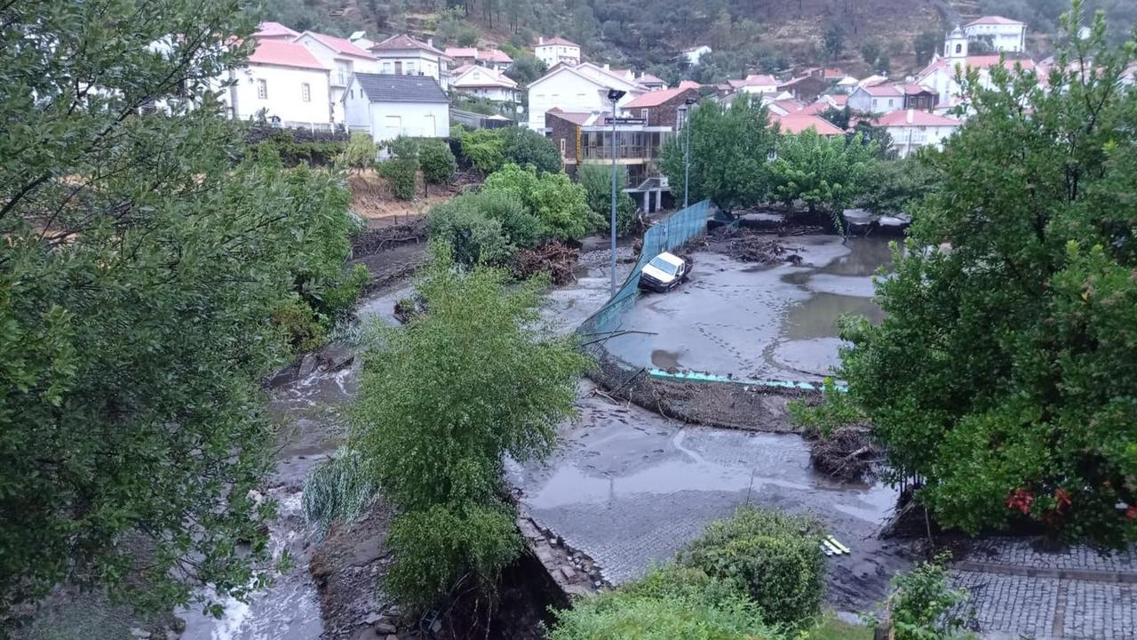 Des pluies provoquent inondations et glissements de terrain au Portugal [Força Especial de Proteção Civil]