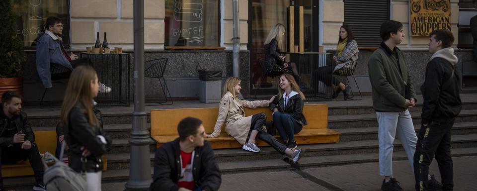 Deux tiers des habitants de Kiev sont revenus dans la capitale ukrainienne. [Keystone/AP - Emilio Morenatti]