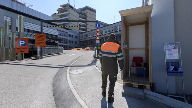 L'entrée des urgences de l'Hôpital fribrougeois (HFR). [Keystone - Anthony Anex]