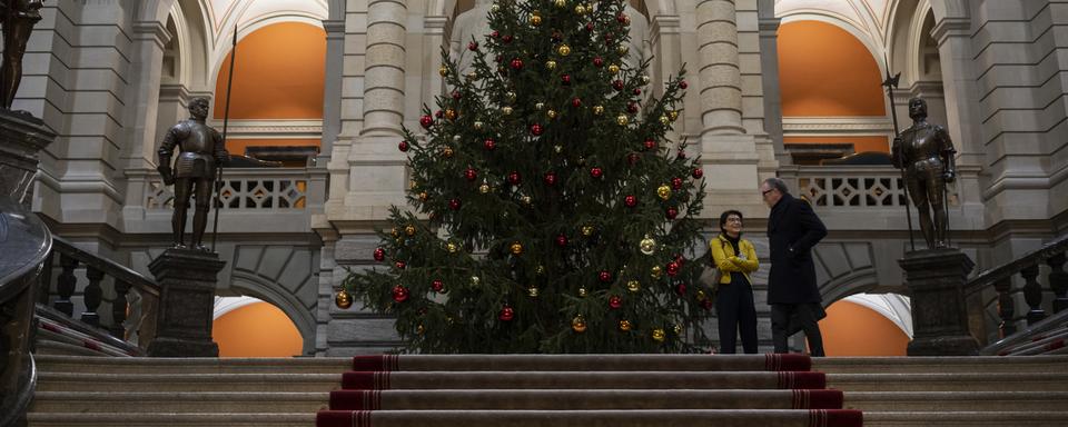 Les escaliers du Palais fédéral attendent les parlementaires qui se réunissent en Assemblée fédérale. [Keystone - Alessandro della Valle]