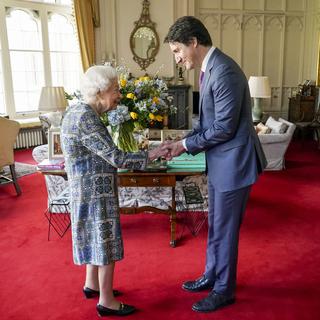 Le 7 mars 2022, le Premier ministre canadien Justin Trudeau s'est rendu au château de Windsor pour ce qui sera sa dernière rencontre avec la reine Elizabeth II. [AFP - Steve Parsons]