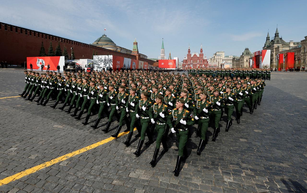 Soldats russes à la parade sur la Place rouge à Moscou, le 7 mai 2022, en préparation du défilé du 9 mai. [Reuters - Maxim Shemetov]