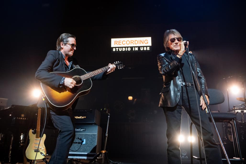 Thomas et Jacques Dutronc sur la scène de l'auditorium Stravinski au Montreux Jazz Festival, le 8 juillet 2022. [FFJM 2022 - Lionel Flusin]