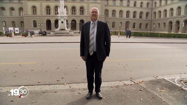 La visite surprise d'Ignazio Cassis en Ukraine fait réagir le monde politique en Suisse.