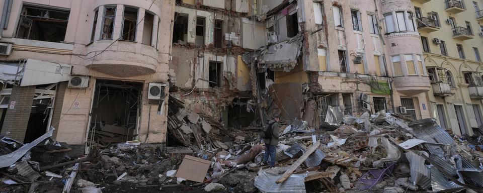 Kharkiv est une des ville les plus bombardée par les Russes. [AP Photo/Keystone - Efrem Lukatsky]