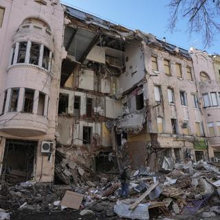 Kharkiv est une des ville les plus bombardée par les Russes. [AP Photo/Keystone - Efrem Lukatsky]