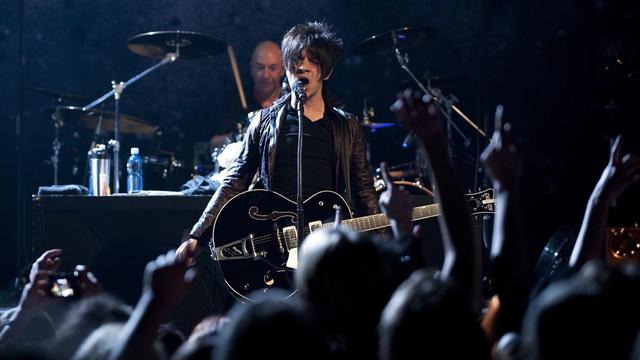 Nicola Sirkis, chanteur du groupe Indochine aux Docks à Lausanne. [Keystone - Dominic Favre]