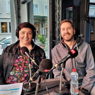 Valeria Scheidegger et Yves-Alain Cornu lors de l'émission Les bonnes ondes le 01.07.2022. [RTS - Sarah Dirren]