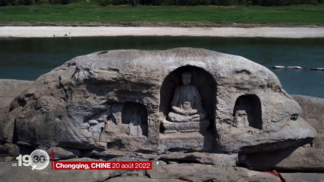 A Chongqing, en Chine, la sécheresse a révélé des bouddhas sculptés six fois centenaires. [RTS]