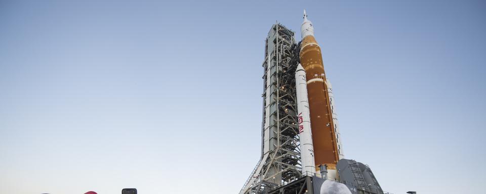 La fusée SLS (Space Launch System) au centre spatial Kennedy, en Floride. [Keystone - Aubrey Gemignani/NASA via AP]